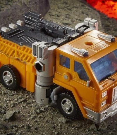 WFC-K16 HUFFER DELUXE CLASS TRANSFORMERS GENERATIONS WAR FOR CYBERTRON KINGDOM CHAPTER