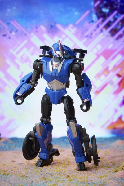 Arcee Legacy Deluxe Class – Arcee Transformers Prime