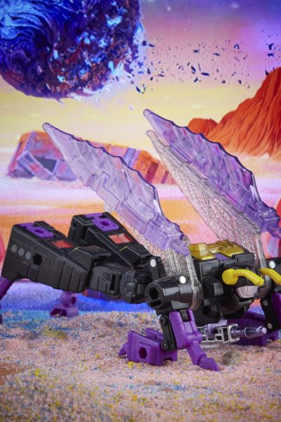 Kickback Legacy Deluxe Class Transformers Insecticon